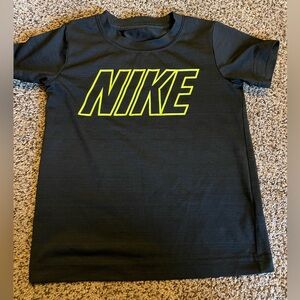 Boys dry fit Nike black tee 4t